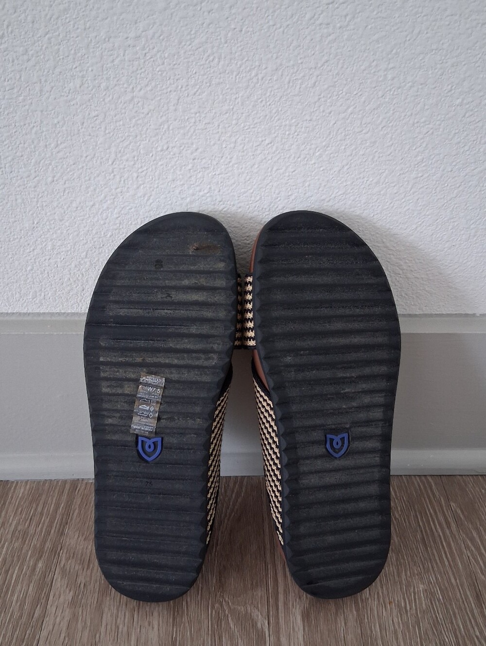Rothy's The Weekend Slide Sandals In Toffee Stripe - Picture 10 of 14